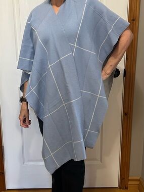 Wynne Collection Light Blue Windowpane Knit Poncho